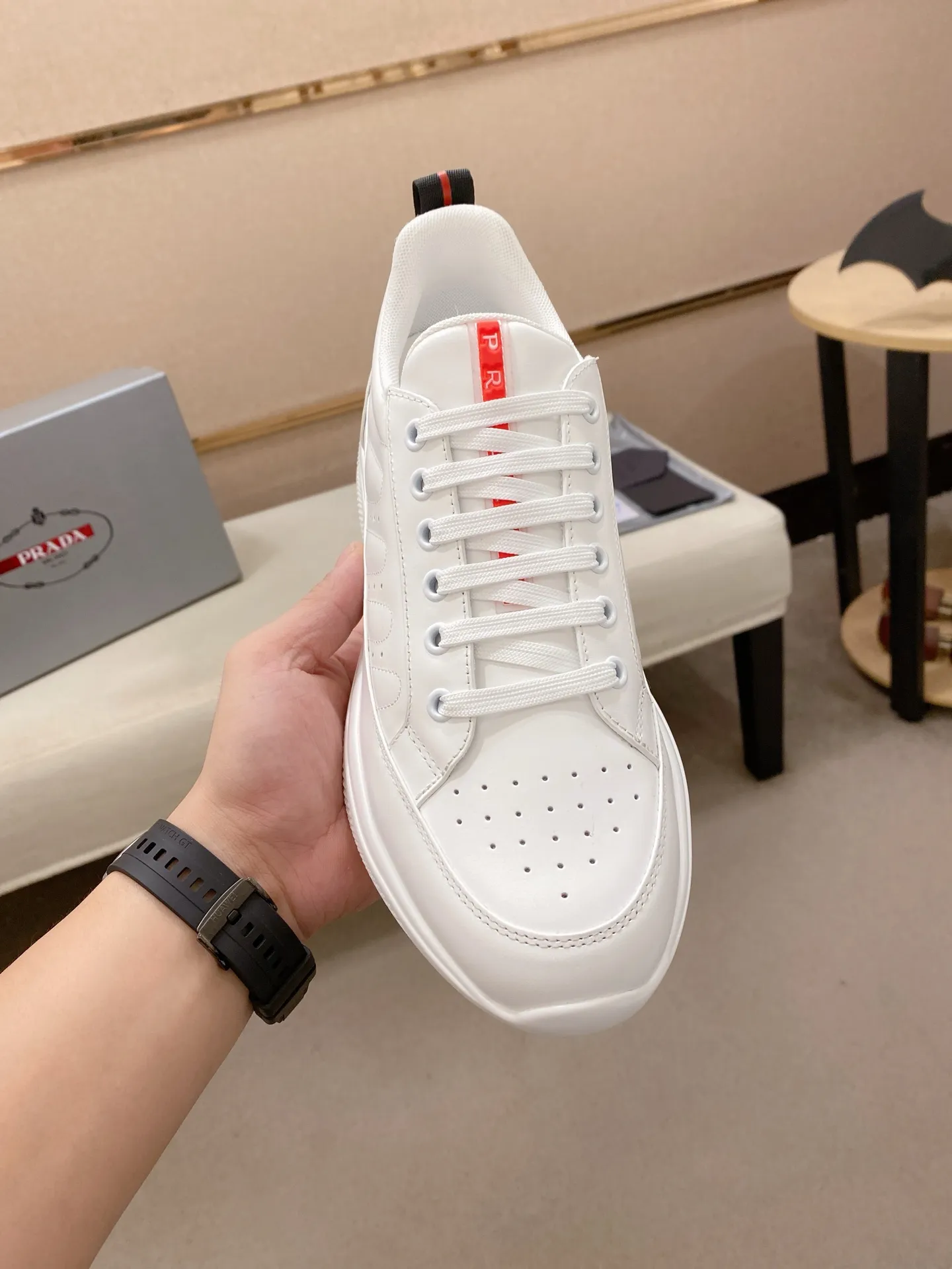 Men's Men's Shoes 560💰 ✔️✔️✔️High version High-quality new PRADA (Prada) counters are launched simultaneously. The new men's shoes and 😘fabrics are selected from first-layer cowhide and are made by pure handicrafts. Lining: Full cowhide lining. 👍🏿 High-end ☄️ air-cushion molded anti-slip rubber outsole, exquisite lines, simple and elegant, comfortable and high-end for leisure travel. Code number: 38 to 45